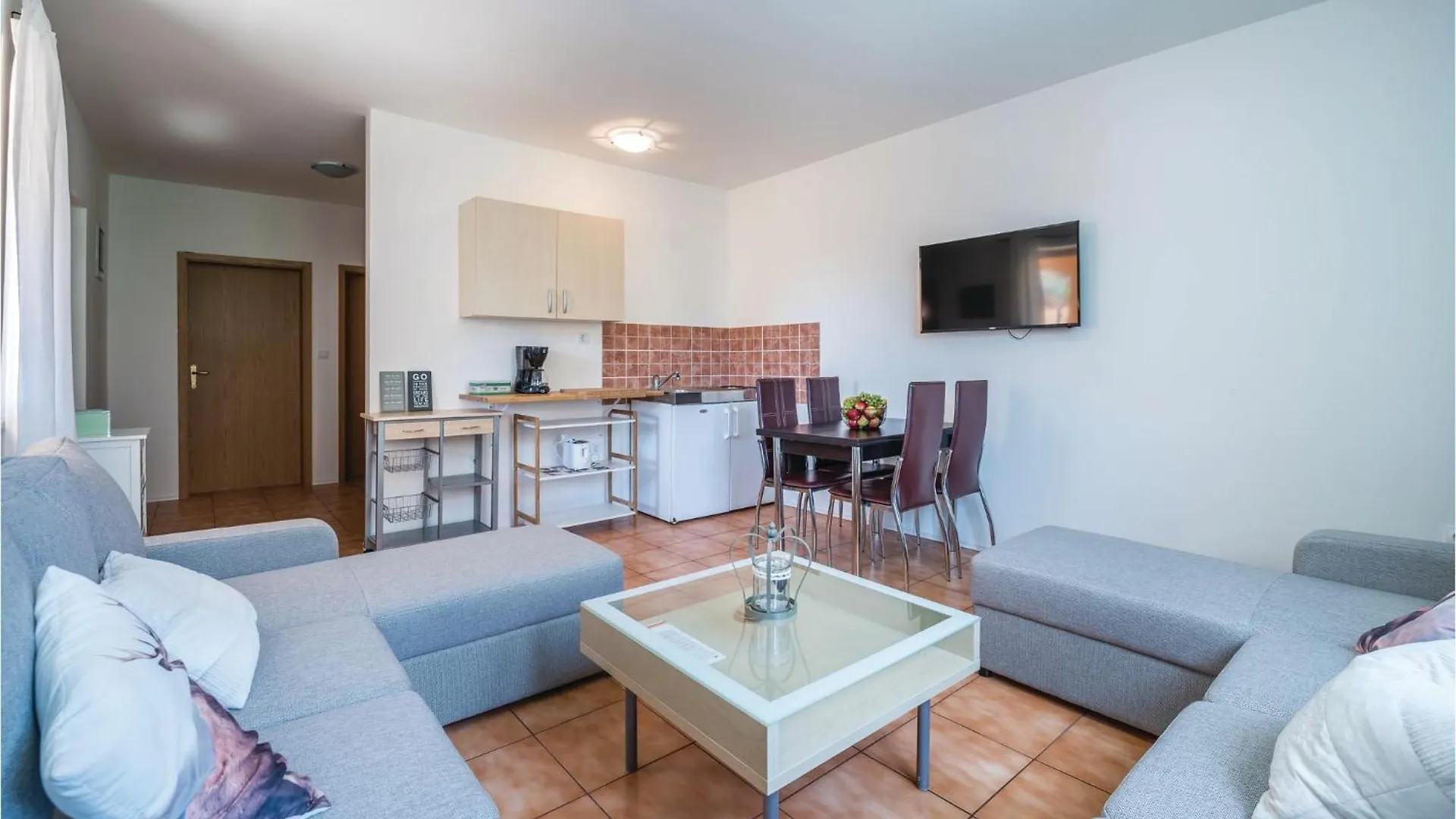 Holiday home 7 Bedroom Stunning Home In Liznjan Croatia