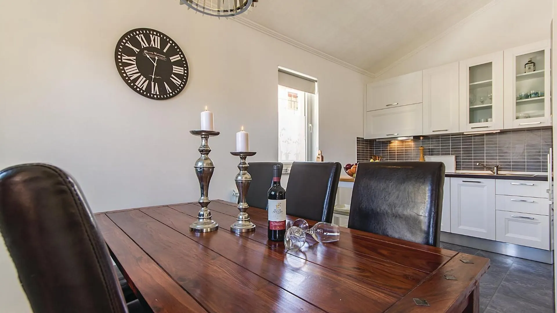 Holiday home 7 Bedroom Stunning Home In Liznjan